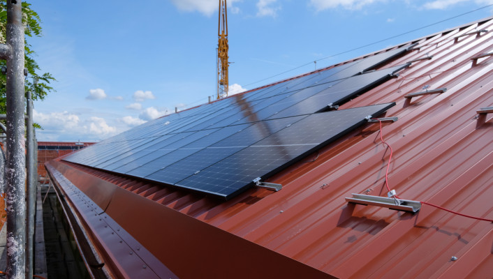 Energetische Dachsanierung Holzbau_Papageienhäuser, Basel