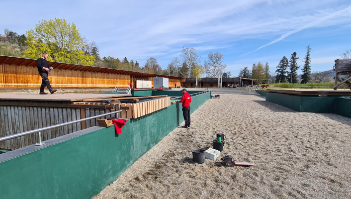 Montagebau Holz_Terassendeck_Naturbad Riehen